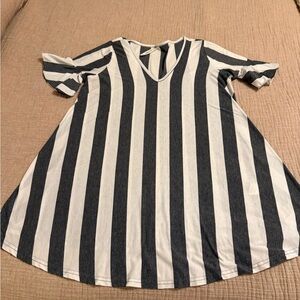 Beautiful stripped boutique top